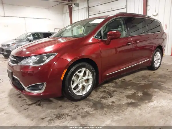 2C4RC1EG8HR560344 2017 CHRYSLER PACIFICA - Image 2