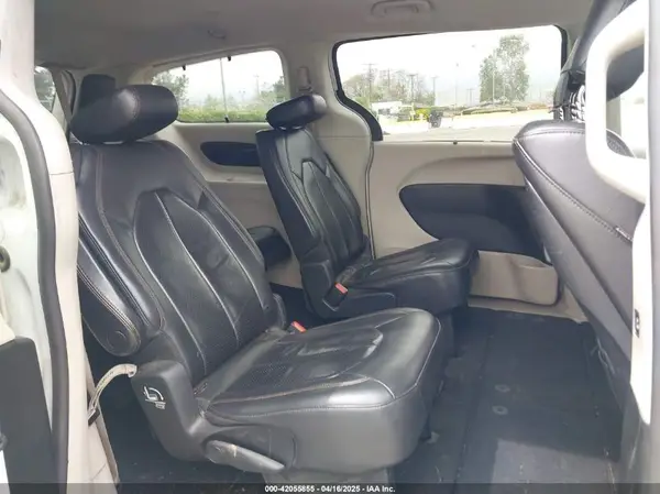 2C4RC1EG8HR570422 2017 CHRYSLER PACIFICA - Image 8