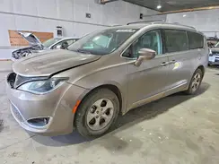 2C4RC1EG8HR570873 2017 CHRYSLER PACIFICA