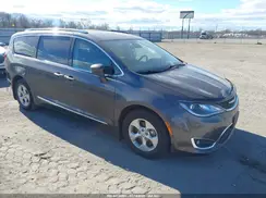 2C4RC1EG8HR577466 2017 CHRYSLER PACIFICA