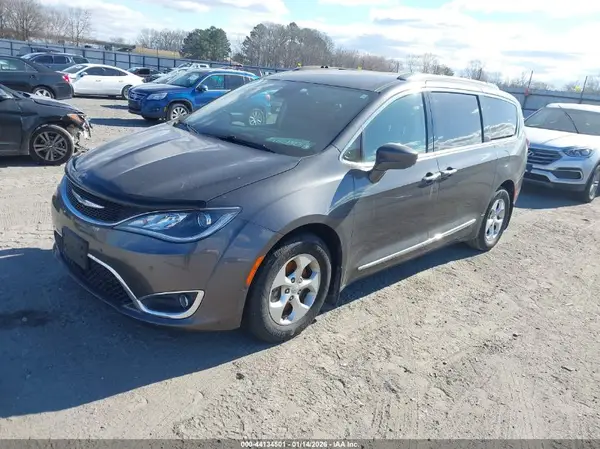 2C4RC1EG8HR577466 2017 CHRYSLER PACIFICA - Image 2