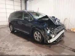 2C4RC1EG8HR578455 2017 CHRYSLER PACIFICA