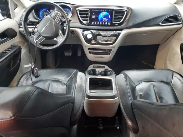 2C4RC1EG8HR584594 2017 CHRYSLER PACIFICA - Image 8
