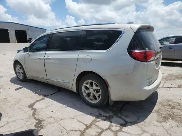 2C4RC1EG8HR584823 2017 CHRYSLER PACIFICA - Image 2
