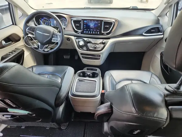 2C4RC1EG8HR584823 2017 CHRYSLER PACIFICA - Image 8