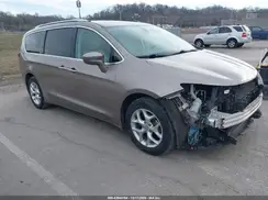 2C4RC1EG8HR585020 2017 CHRYSLER PACIFICA