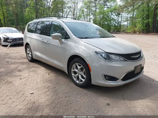 2C4RC1EG8HR592307 2017 CHRYSLER PACIFICA - Image 1