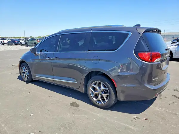2C4RC1EG8HR622213 2017 CHRYSLER PACIFICA - Image 2