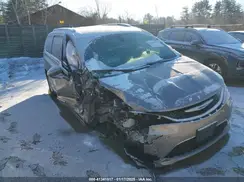 2C4RC1EG8HR635527 2017 CHRYSLER PACIFICA