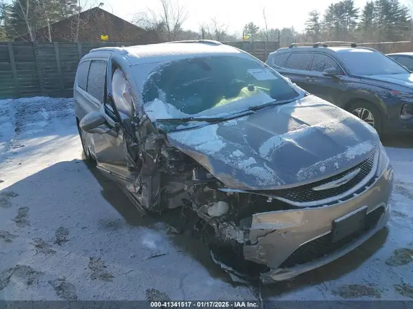 2C4RC1EG8HR635527 2017 CHRYSLER PACIFICA - Image 1