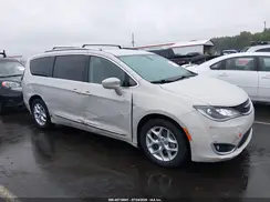 2C4RC1EG8HR635530 2017 CHRYSLER PACIFICA