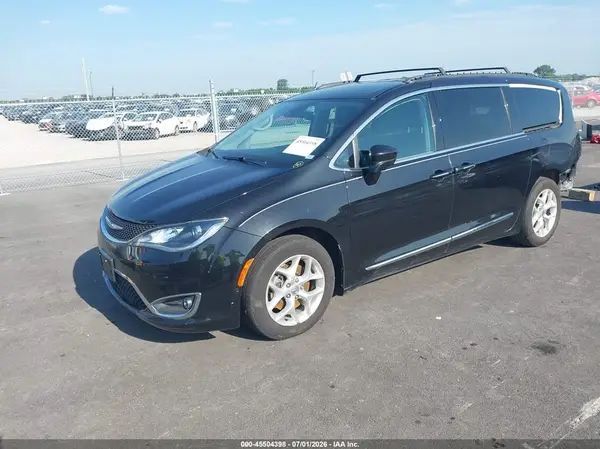 2C4RC1EG8HR644454 2017 CHRYSLER PACIFICA - Image 2