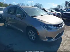 2C4RC1EG8HR653560 2017 CHRYSLER PACIFICA