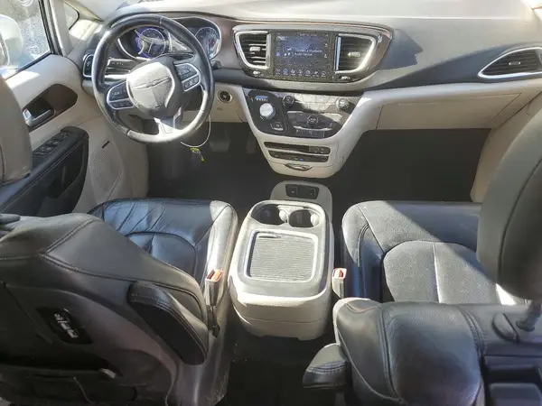 2C4RC1EG8HR653798 2017 CHRYSLER PACIFICA - Image 8