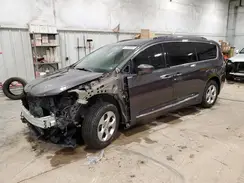2C4RC1EG8HR708458 2017 CHRYSLER PACIFICA