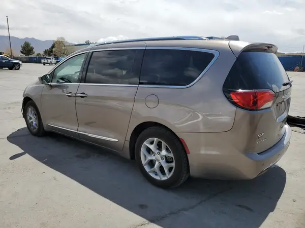 2C4RC1EG8HR721033 2017 CHRYSLER PACIFICA - Image 2
