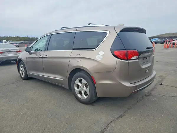 2C4RC1EG8HR721792 2017 CHRYSLER PACIFICA - Image 2