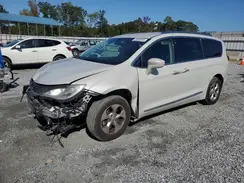 2C4RC1EG8HR722585 2017 CHRYSLER PACIFICA