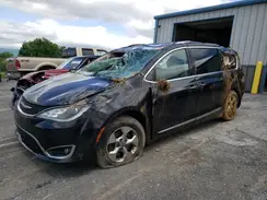 2C4RC1EG8HR726670 2017 CHRYSLER PACIFICA