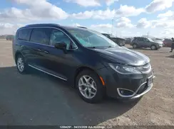 2C4RC1EG8HR756588 2017 CHRYSLER PACIFICA