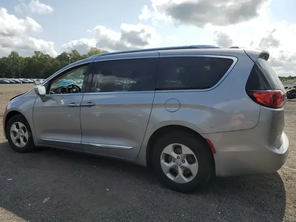 2C4RC1EG8HR757059 2017 CHRYSLER PACIFICA - Image 2