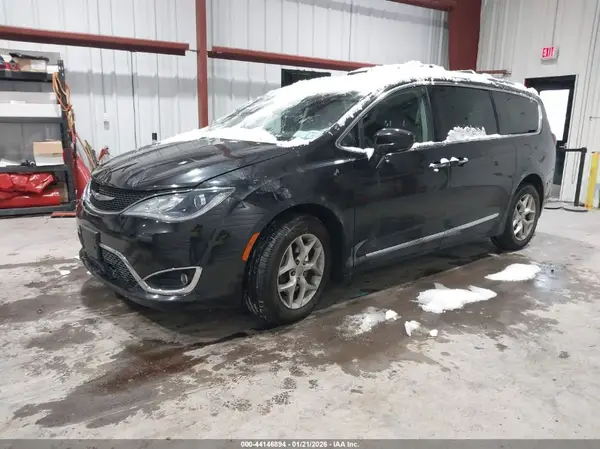 2C4RC1EG8HR757448 2017 CHRYSLER PACIFICA - Image 2
