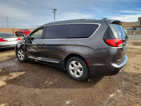 2C4RC1EG8HR771723 2017 CHRYSLER PACIFICA - Image 2