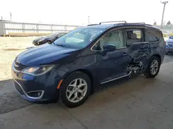 2C4RC1EG8HR778218 2017 CHRYSLER PACIFICA