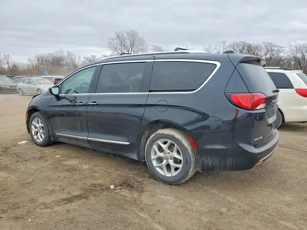 2C4RC1EG8HR796380 2017 CHRYSLER PACIFICA - Image 2