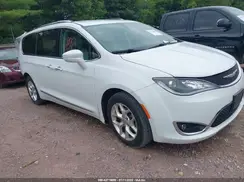 2C4RC1EG8HR796492 2017 CHRYSLER PACIFICA