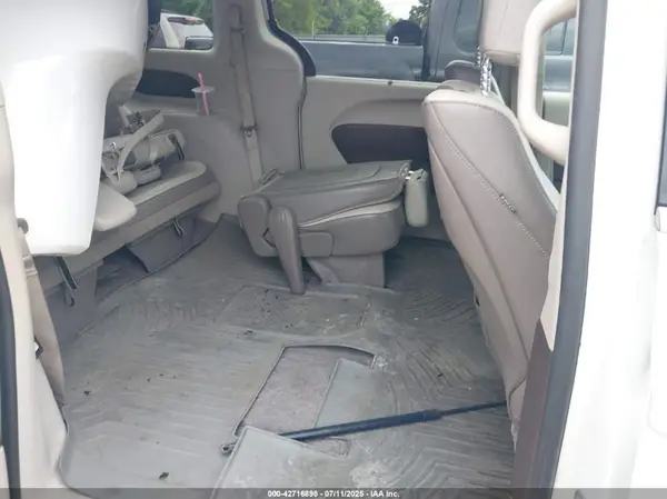2C4RC1EG8HR796492 2017 CHRYSLER PACIFICA - Image 8