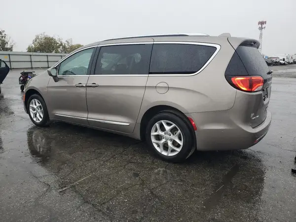 2C4RC1EG8HR811833 2017 CHRYSLER PACIFICA - Image 2