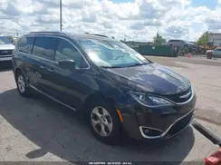 2C4RC1EG8HR821696 2017 CHRYSLER PACIFICA