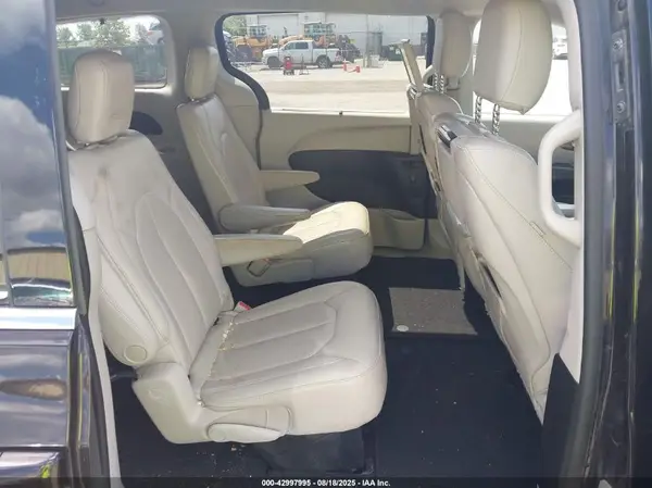2C4RC1EG8HR821696 2017 CHRYSLER PACIFICA - Image 8