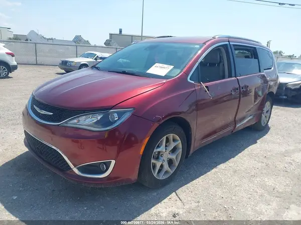 2C4RC1EG8HR833444 2017 CHRYSLER PACIFICA - Image 2