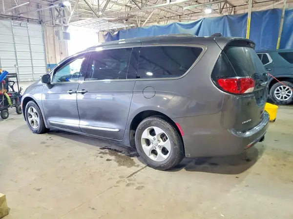 2C4RC1EG8HR846808 2017 CHRYSLER PACIFICA - Image 2