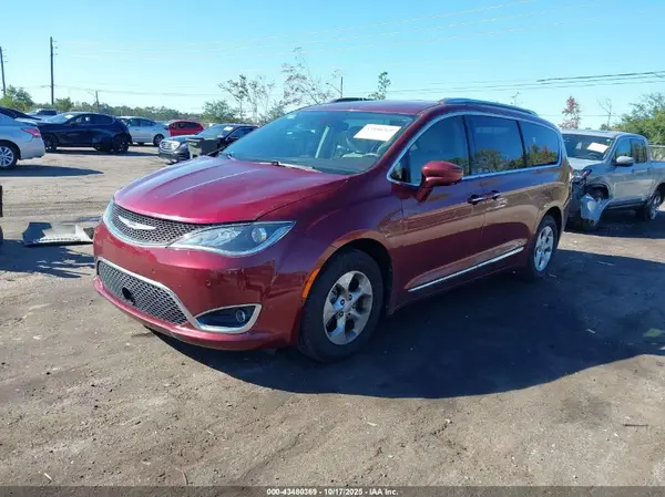 2C4RC1EG8HR850650 2017 CHRYSLER PACIFICA - Image 2