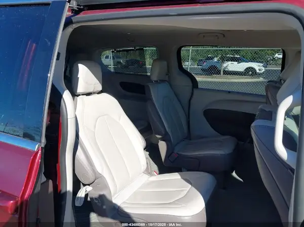 2C4RC1EG8HR850650 2017 CHRYSLER PACIFICA - Image 8