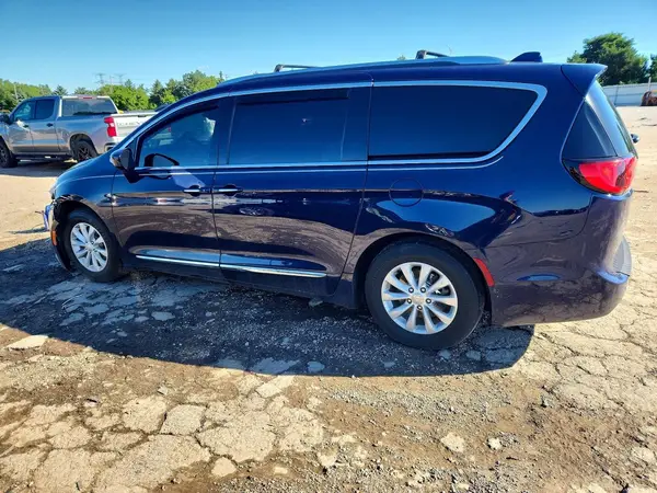 2C4RC1EG8JR104141 2018 CHRYSLER PACIFICA - Image 2