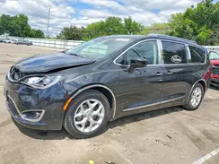 2C4RC1EG8JR106097 2018 CHRYSLER PACIFICA