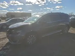 2C4RC1EG8JR107833 2018 CHRYSLER PACIFICA