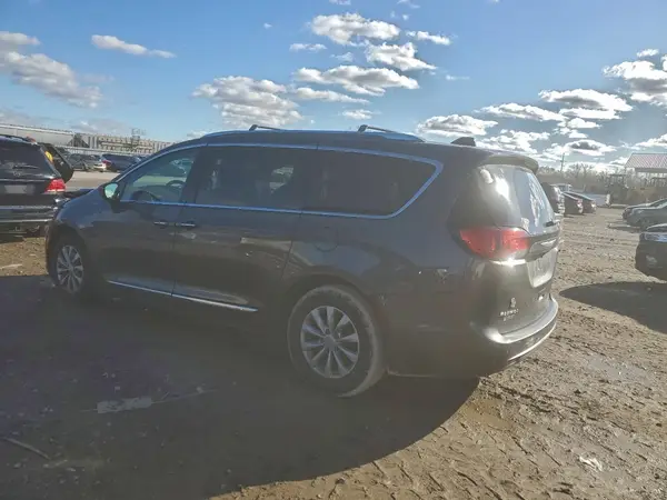 2C4RC1EG8JR107833 2018 CHRYSLER PACIFICA - Image 2
