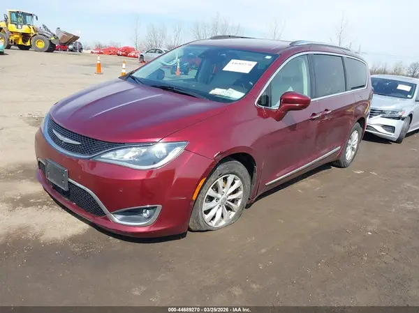 2C4RC1EG8JR109260 2018 CHRYSLER PACIFICA - Image 2
