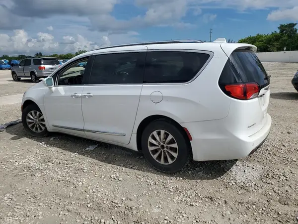2C4RC1EG8JR109906 2018 CHRYSLER PACIFICA - Image 2
