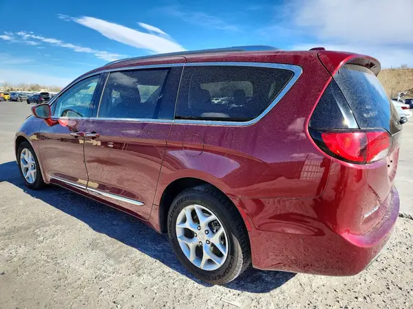 2C4RC1EG8JR111591 2018 CHRYSLER PACIFICA - Image 2