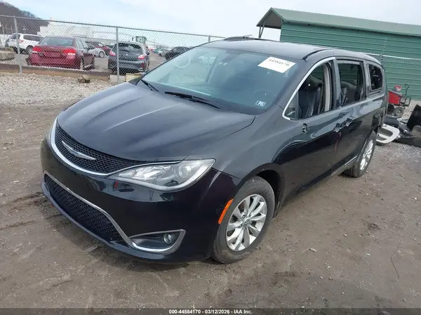 2C4RC1EG8JR116614 2018 CHRYSLER PACIFICA - Image 2