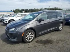 2C4RC1EG8JR121585 2018 CHRYSLER PACIFICA