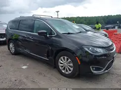 2C4RC1EG8JR139603 2018 CHRYSLER PACIFICA