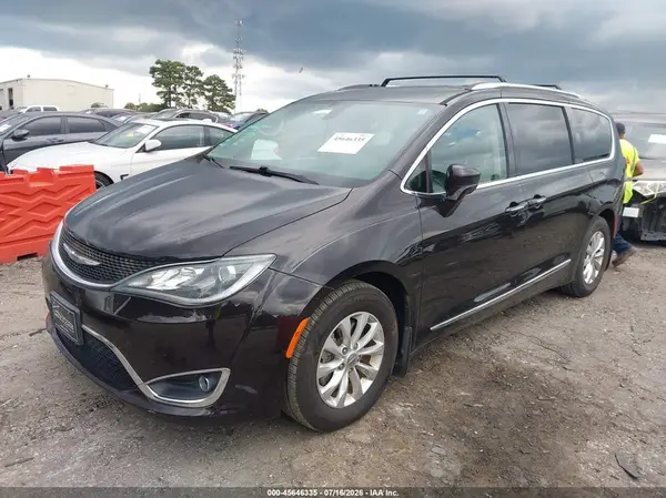 2C4RC1EG8JR139603 2018 CHRYSLER PACIFICA - Image 2