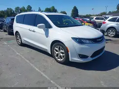 2C4RC1EG8JR154330 2018 CHRYSLER PACIFICA